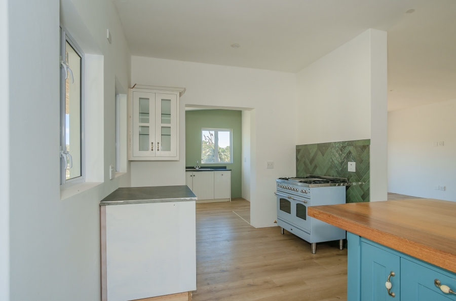 6 Bedroom Property for Sale in Meadowsteads Western Cape